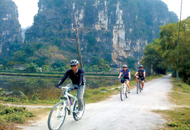 Balade à vélo de Tam Coc à Hoa Lu, à travers des villages