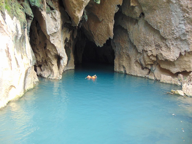 Nager dans une grotte - une expérience extraordinaire