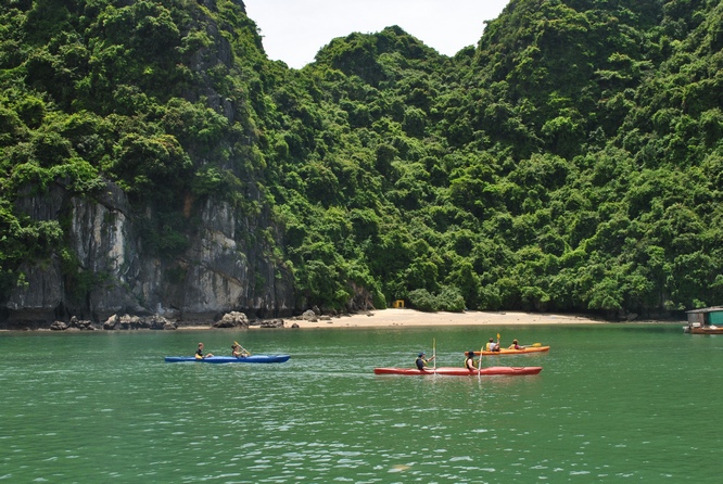 Balade en kayak dans la baie de Lan Ha