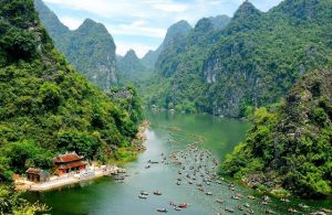 Ninh Binh - baie d'Halong terrestre - balade en barque à Trang An