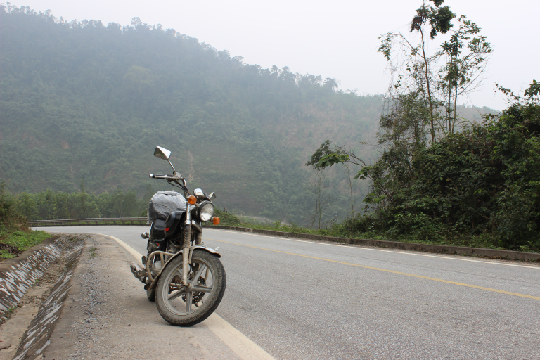 route Ho Chi Minh centre Vietnam moto
