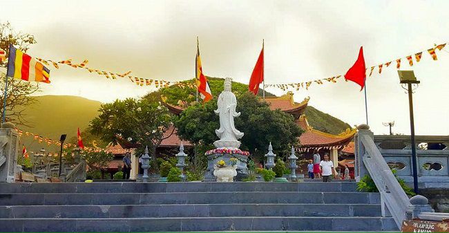 pagode Van Son Tu sur l'île de Con Dao