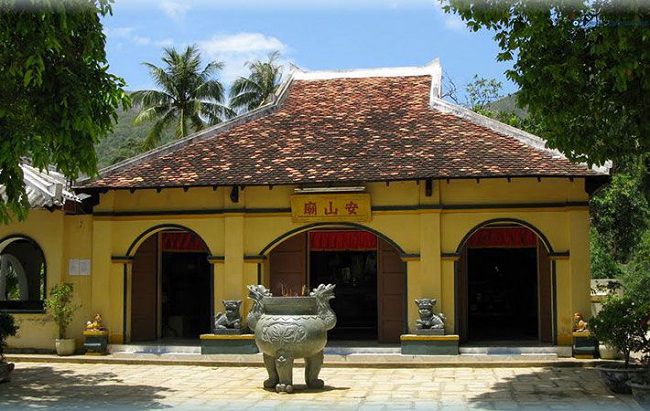 temple Phi Yen