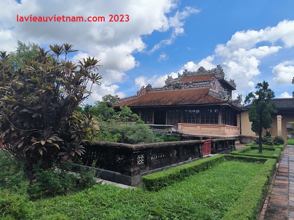 Thai Binh Lau bibliotheque royale de Hue Vietnam