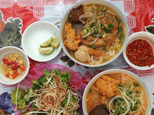 Bún bò Huế : Soupe de nouilles épicée à base de bœuf