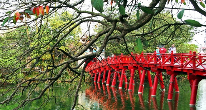 Le pont Thê Húc - lac Hoan Kiem