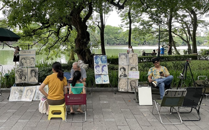 Autour du lac de Hoan Kiem