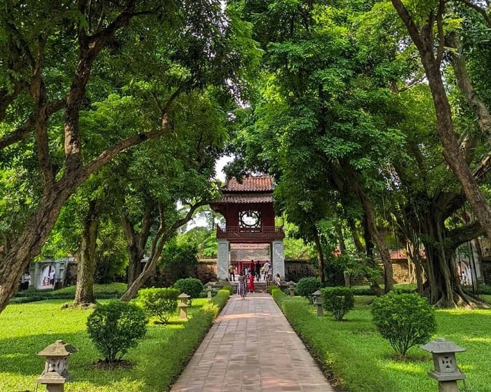 Văn Miếu - Quốc Tử Giám : Le Premier Temple de la Littérature et Université du Vietnam