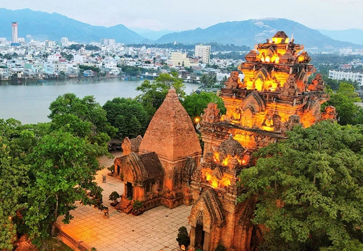 les tours Ponagar à Nha Trang