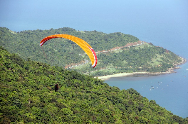 Vol en parapente sur la péninsule de Son Tra