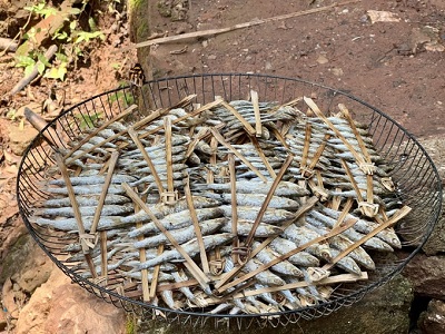 Poisson grillé, l'un des plats les plus appréciés au lac Ba Be