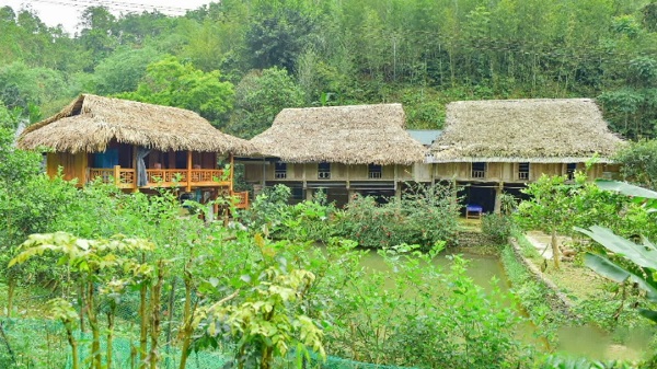 Village Kho Muong dans la réserve naturelle de Pu Luong