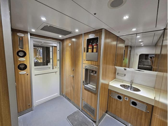 Train Hanoi Da Nang - Des toilettes à aspiration, propres et sans odeur, comme dans un avion.