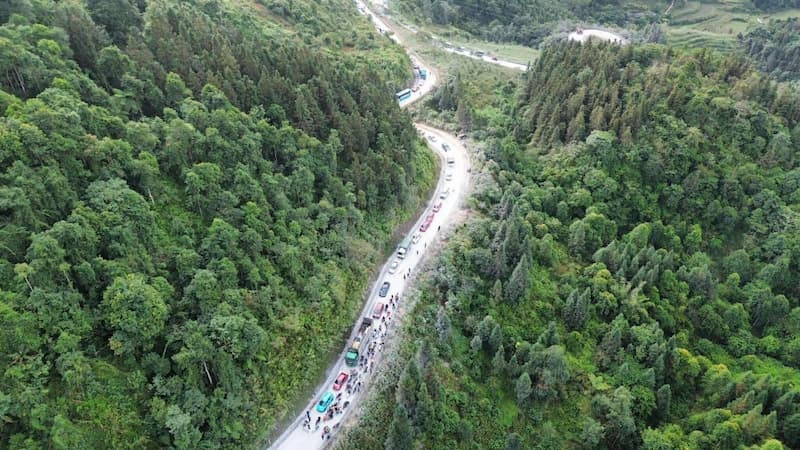 Embouteillages-et-manque-dhebergements-a-Ha-Giang-2